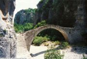 Alte Brücken aus der Türkenzeit bei dem Dorf Kipi